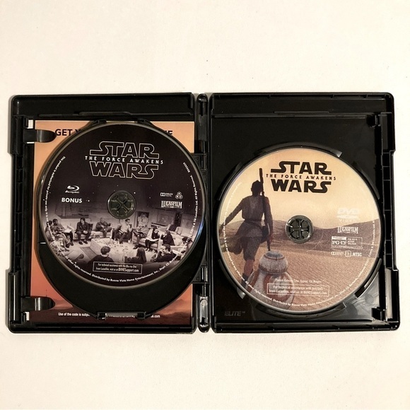 Star Wars The Force Awakens Blue-ray + DVD + Digital - Picture 6 of 6